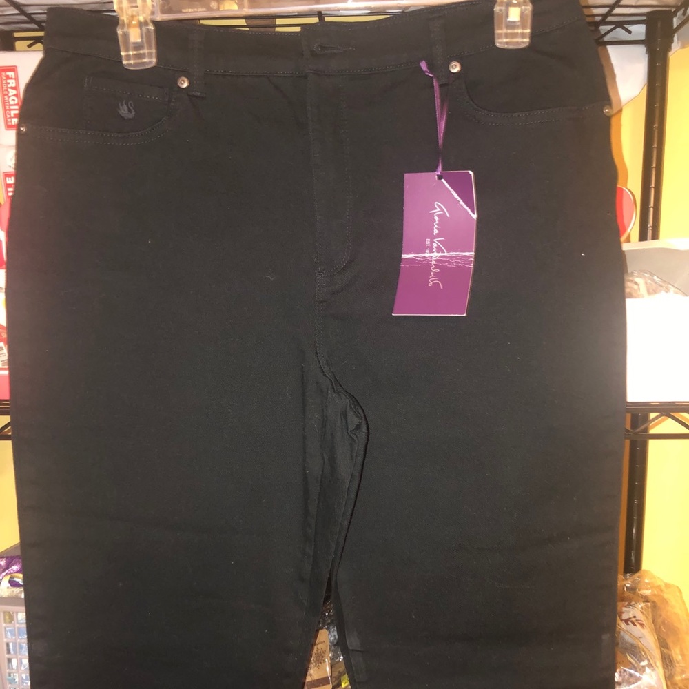 Women’s Plus size pants